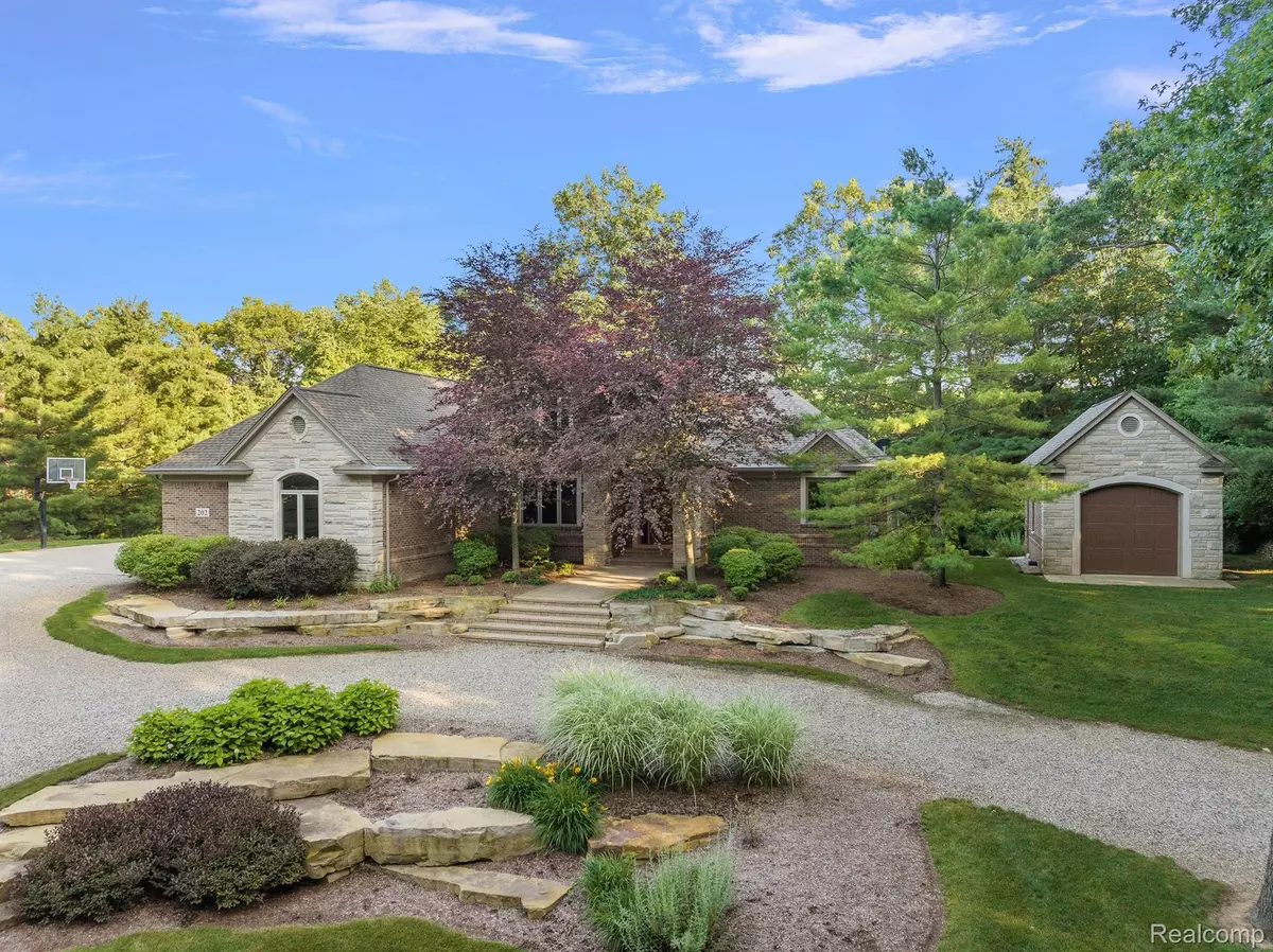 Ortonville, MI 48462,202 HIGH BANKS TRL