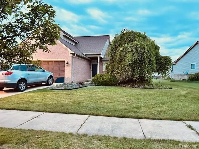 Romulus, MI 48174,5872 CRYSTAL LAKE DR