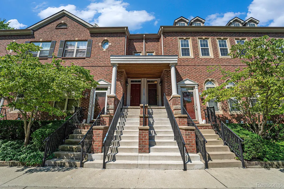 Livonia, MI 48154,16878 FARMINGTON RD