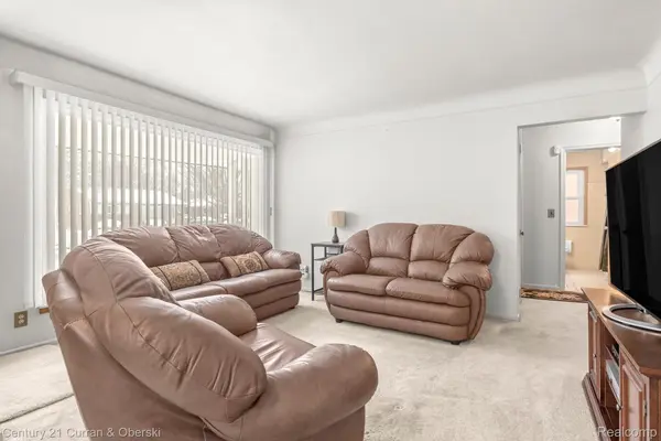 Redford, MI 48240,17349 FOX