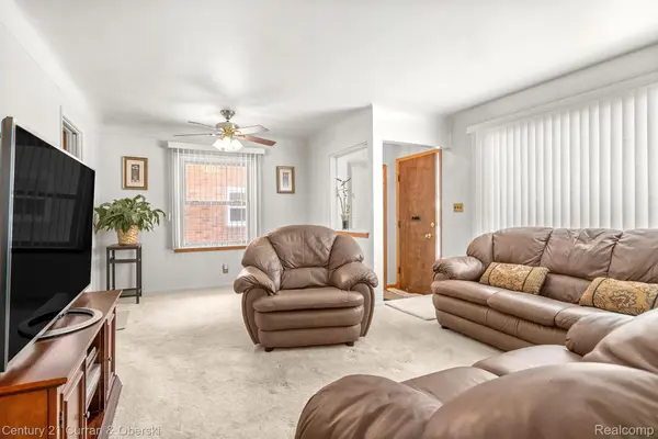 Redford, MI 48240,17349 FOX