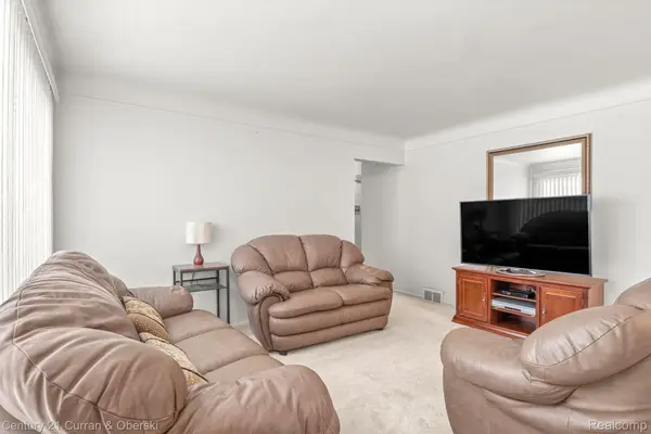 Redford, MI 48240,17349 FOX