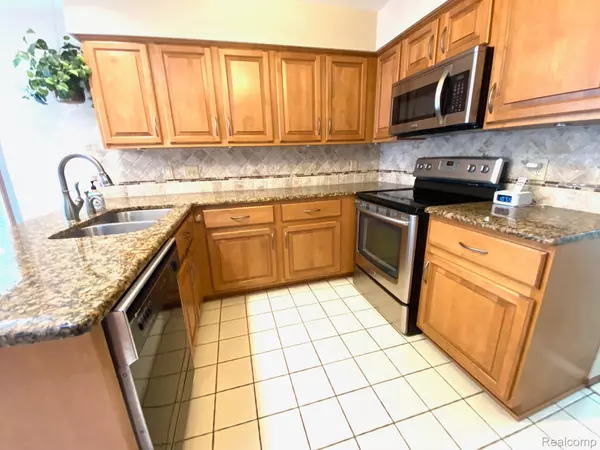 Clinton Township, MI 48038,17764 E KIRKWOOD DR