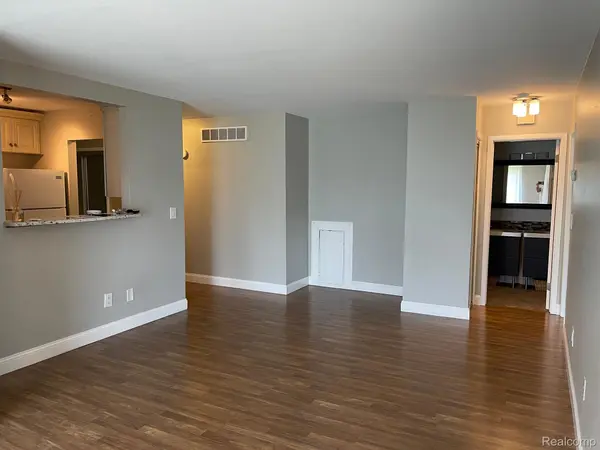 Livonia, MI 48152,18405 UNIVERSITY PARK DR