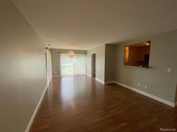 Livonia, MI 48152,18405 UNIVERSITY PARK DR