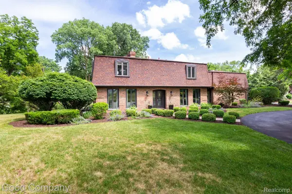 Bloomfield Hills, MI 48301,7119 LINDENMERE DR