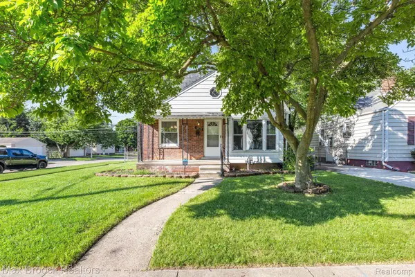 Harper Woods, MI 48225,19774 KENOSHA ST