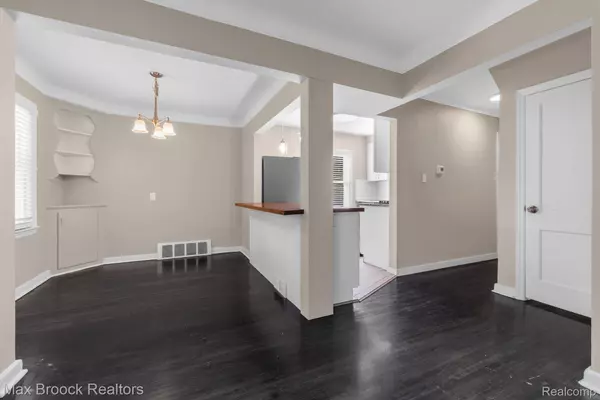 Harper Woods, MI 48225,19774 KENOSHA ST