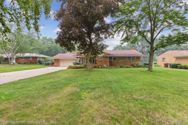 Shelby Twp, MI 48316,4301 SANDY CREEK DR