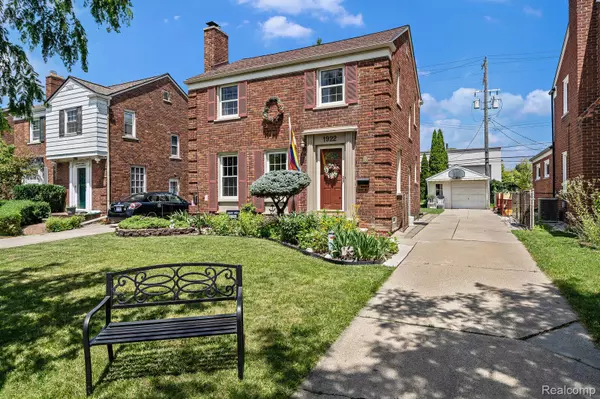 Grosse Pointe Woods, MI 48236,1922 VAN ANTWERP ST