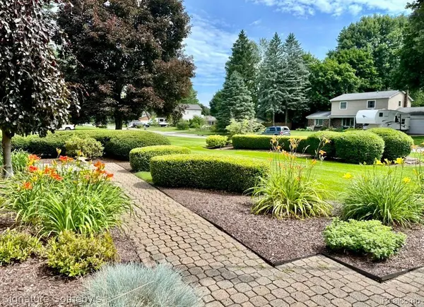 Highland, MI 48356,3485 HERITAGE FARMS DR