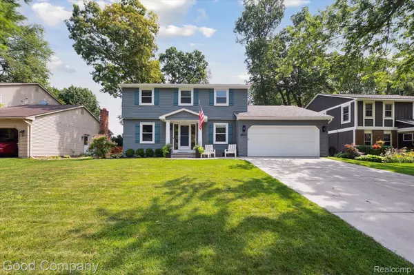 Wixom, MI 48393,1507 CHANTICLAIR CIR