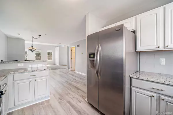 Livonia, MI 48154,16878 FARMINGTON RD