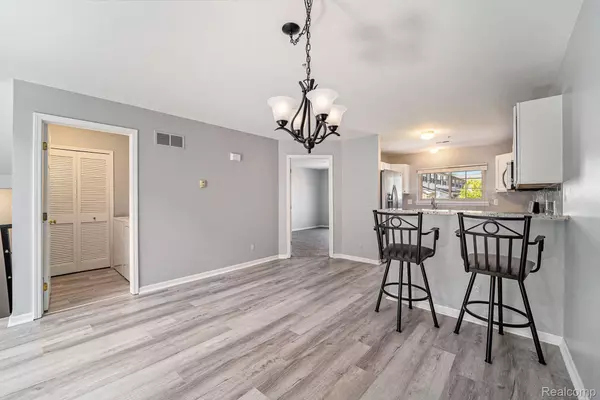 Livonia, MI 48154,16878 FARMINGTON RD