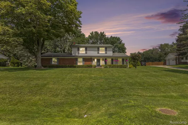 1630 SHAGBARK DR, Rochester Hills, MI 48309