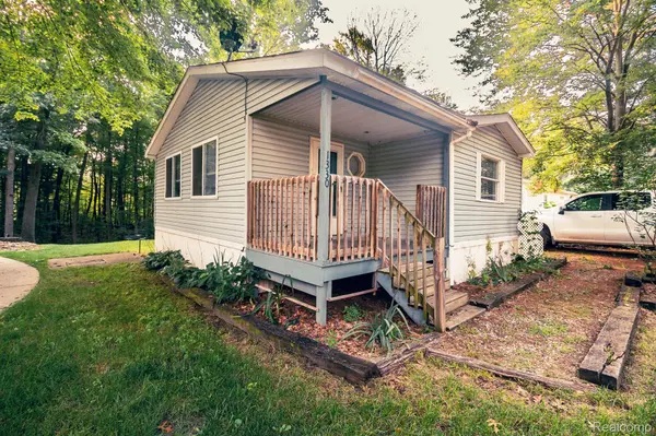 Columbiaville, MI 48421,1330 HILLSIDE DR