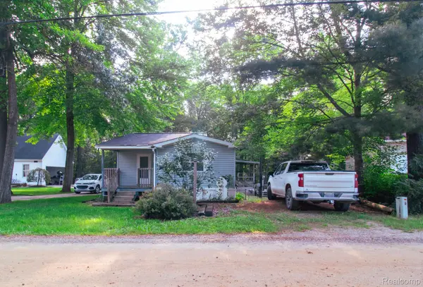 Columbiaville, MI 48421,1330 HILLSIDE DR