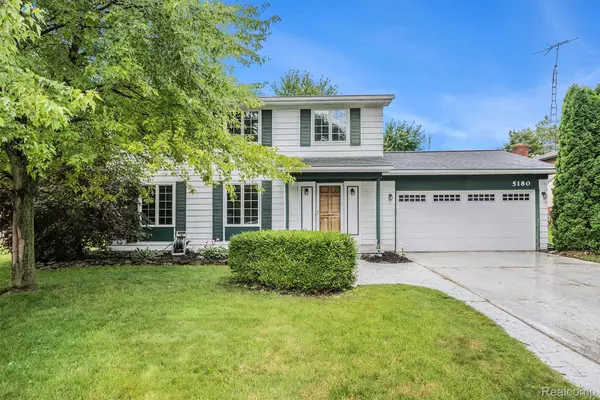 5180 SPINNING WHEEL DR, Grand Blanc, MI 48439