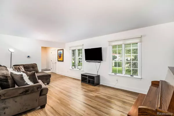 Grand Blanc, MI 48439,5180 SPINNING WHEEL DR