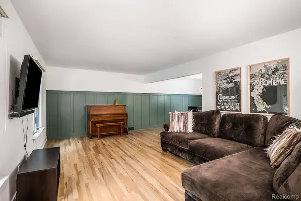 Grand Blanc, MI 48439,5180 SPINNING WHEEL DR