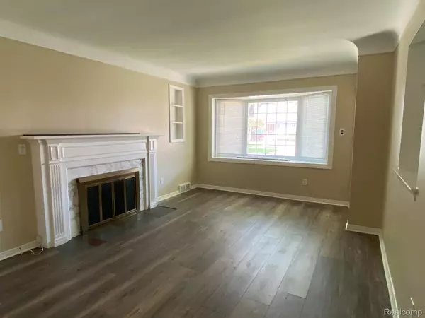 Harper Woods, MI 48225,20926 LENNON ST