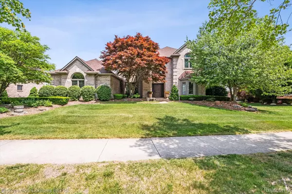 Novi, MI 48374,24044 WINDRIDGE LN