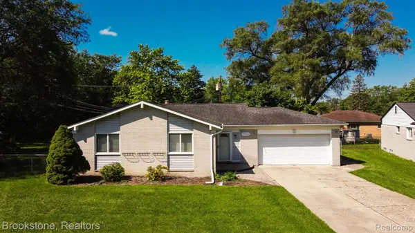 20059 SECLUDED LN, Southfield, MI 48075