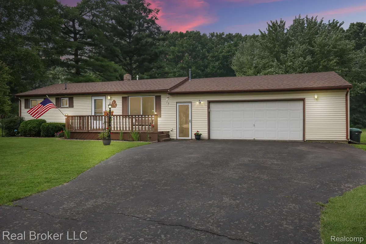 5199 NASH DR, Genesee Twp, MI 48506