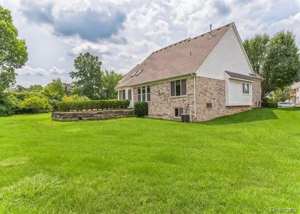 Sterling Heights, MI 48312,15141 SHIRAZ CT Unit 35