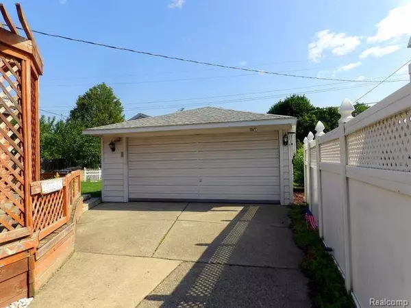 Allen Park, MI 48101,15264 CHAMPAIGN RD