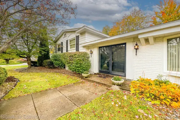 West Bloomfield, MI 48322,7066 VALLEYBROOK RD