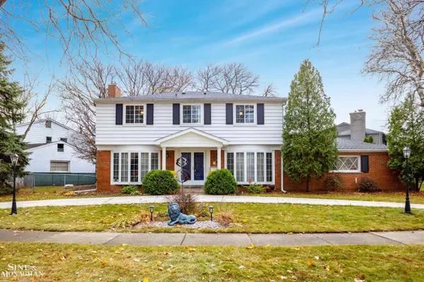 679 Peachtree, Grosse Pointe Woods, MI 48236