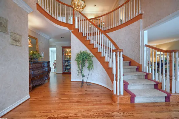 Bloomfield Hills, MI 48304,1827 Squirrel Valley