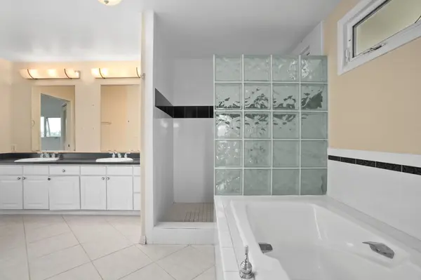 Lihue, HI 96766,2371 KANIO ST