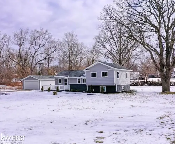 2514 N Genesee Rd, Burton, MI 48509