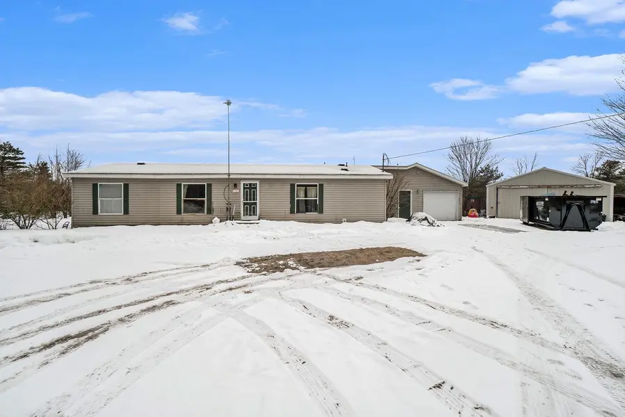 11721 Maple Road, Beulah, MI 49617