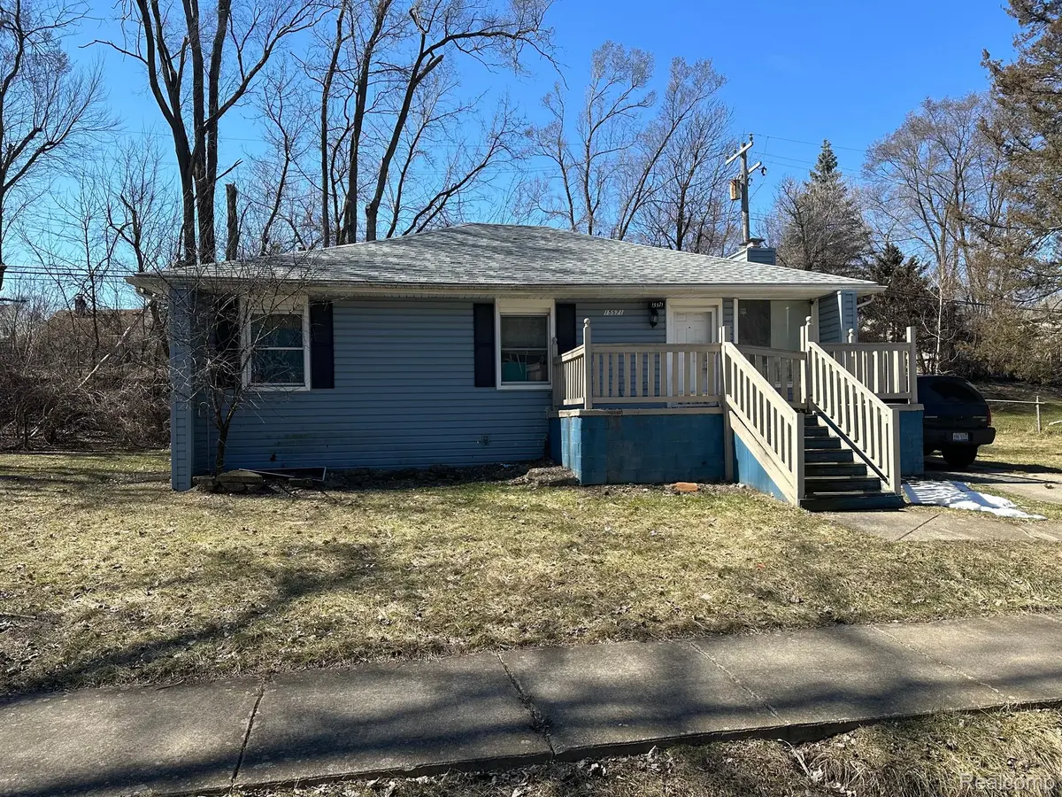 Redford, MI 48239,15571 FENTON