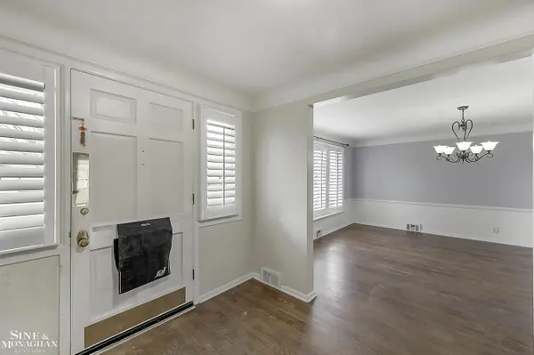 Grosse Pointe Woods, MI 48236,425 Saddle Lane