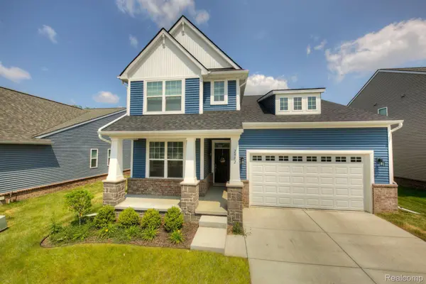 2982 MONUMENT LN, Wixom, MI 48393