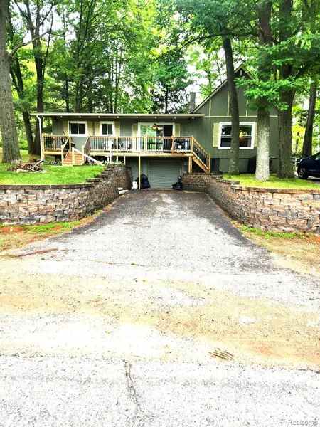 11136 E ROYAL RD, Stanwood, MI 49346