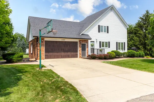 Shelby Twp, MI 48315,11689 LENNRY AVE