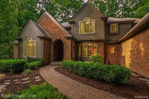 Clarkston, MI 48348,9155 KELLY LAKE DR