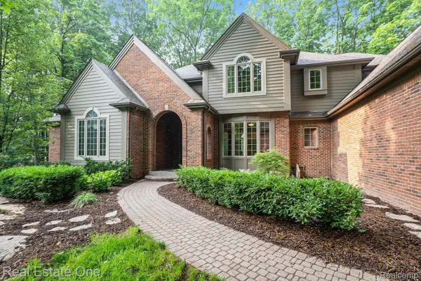 Clarkston, MI 48348,9155 KELLY LAKE DR