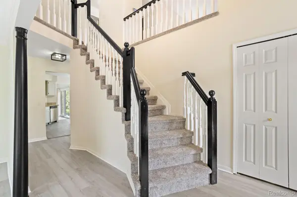 Canton, MI 48188,45074 MIDDLEBURY