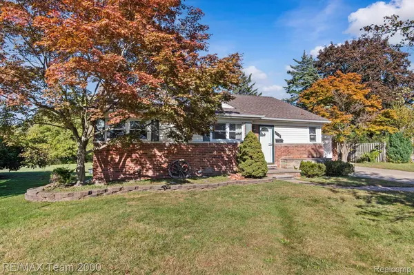 Dearborn, MI 48124,25152 FAIRWAY DR