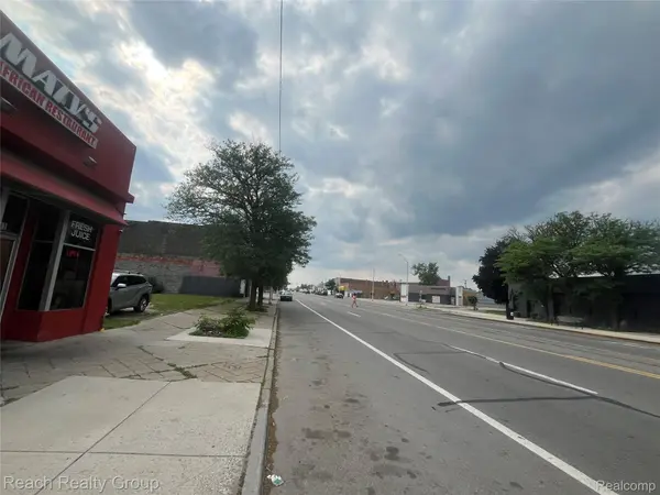 Detroit, MI 48219,21603 Grand River AVE