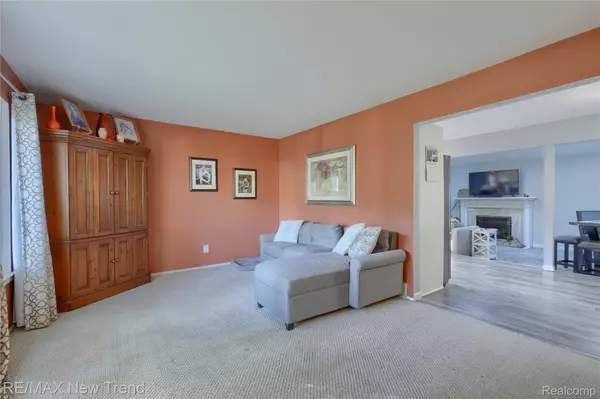 Clawson, MI 48017,851 N Webik AVE