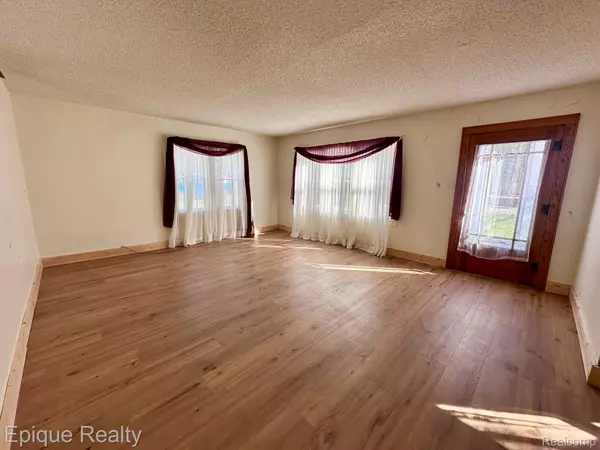 Yale, MI 48097,305 N Kennefic ST