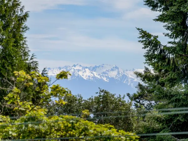 View Royal, BC V9B 1G5,290 Island Hwy #307