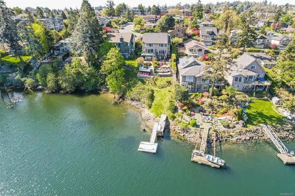 Esquimalt, BC V9A 6X8,1017 DeCosta Pl